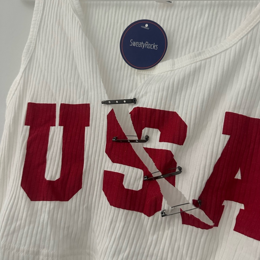 NWT Women's White USA Crop Top - Picture 2 of 2